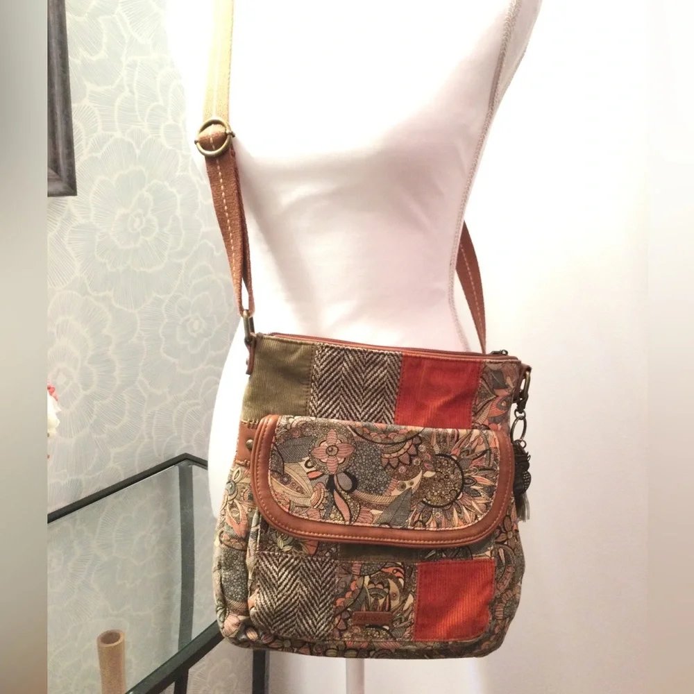 PRICE DROP! Sak Bohemian Patchwork Crossbody Bag - Picture 4 of 10